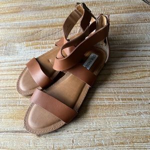 Steve Madden brown sandals size 6